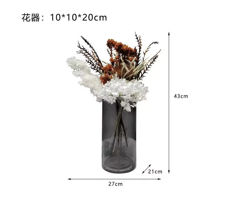 Vit Hortensia & Konstblommor i Glasvas – Modern Borddekoration