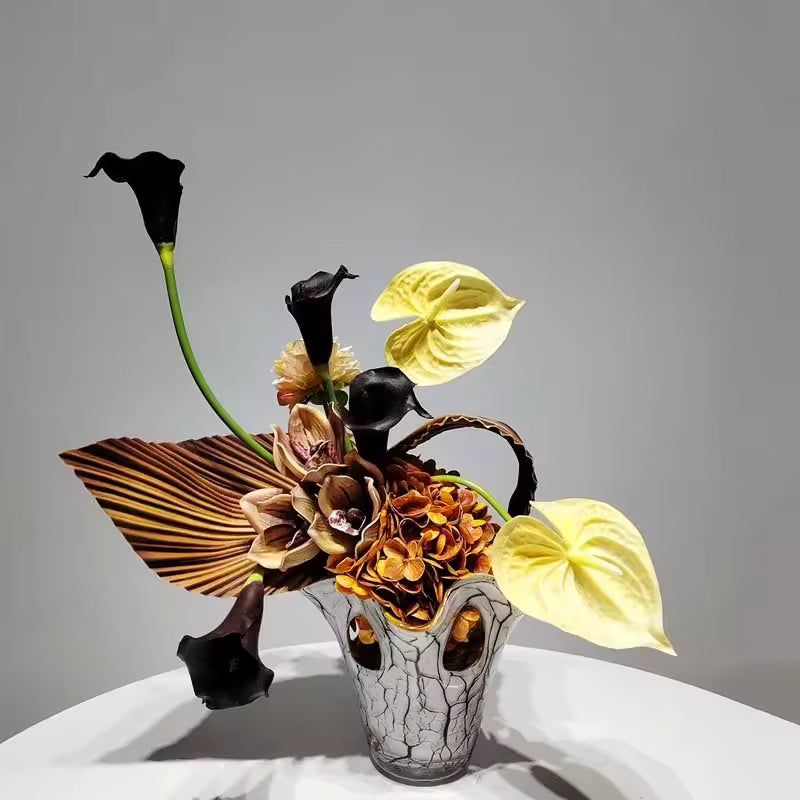 Blomarrangemang med Konstblommor i Vas – Modern Dekoration