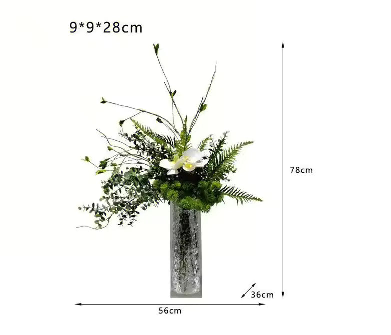Konstorkidé & Grönarrangemang i Glasvas – Elegant Borddekoration