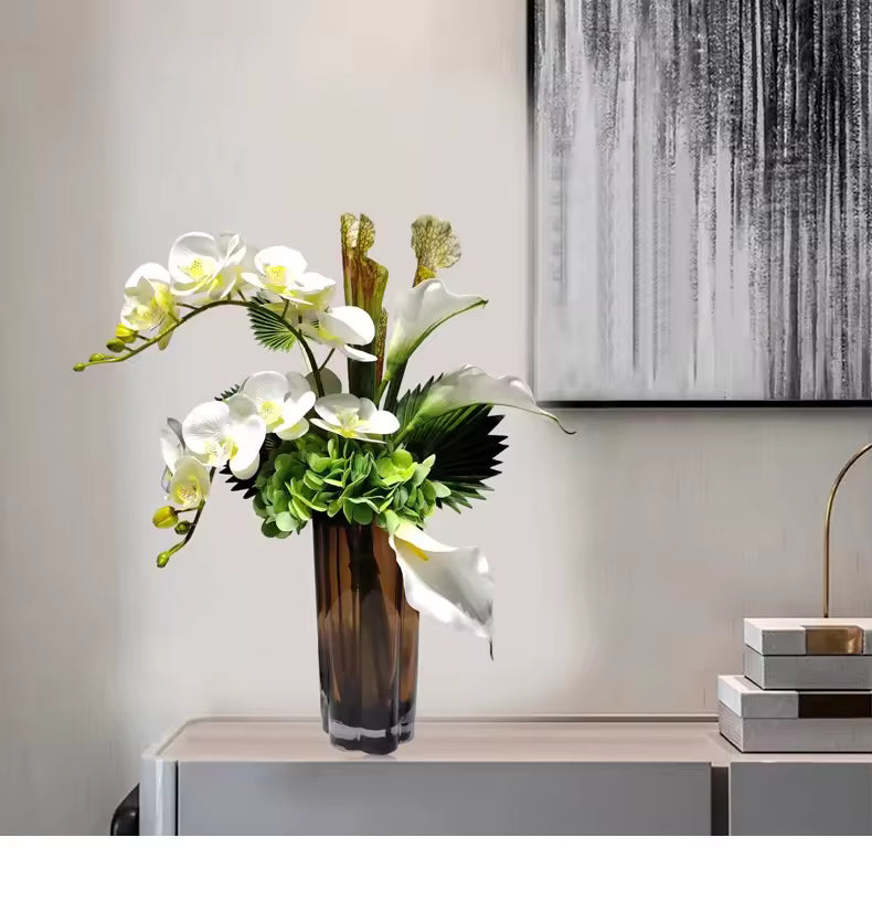 Konstorkidé & Kalla i Glasvas – Lyxig Borddekoration