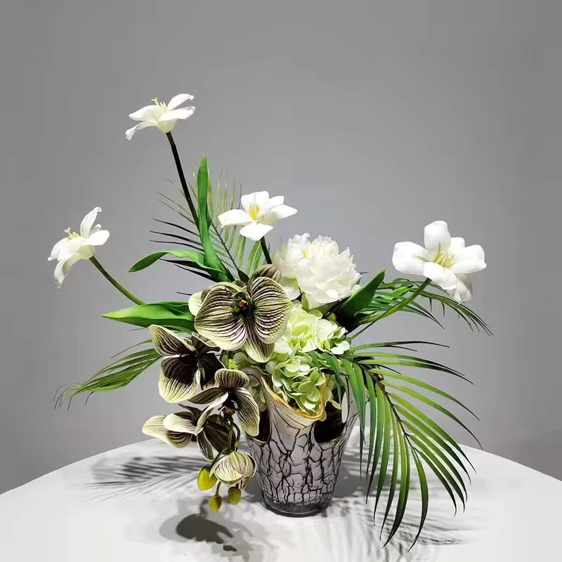 Blomarrangemang med Konstblommor i Vas – Modern Dekoration